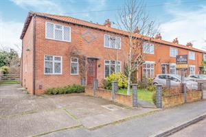 PRICED TO SELL....59 Vegal Crescent ,Englefield Green, TW20 0PZ