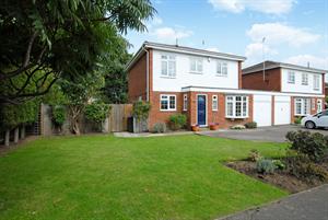 36 Manor Leaze, Egham TW20 8NJ