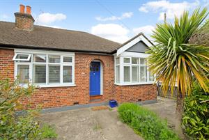 1 Farm Road, Staines-Upon-Thames, TW18 2RB