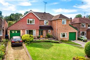 2 Furnival Close, VIRGINIA WATER, Surrey, GU25 4HR