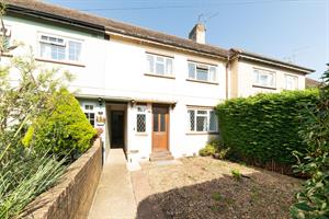 28 larchwood Drive,Englefield Green,