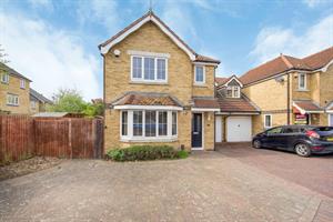 22 Nightingale Shott , Egham, Surrey, TW20 9SX