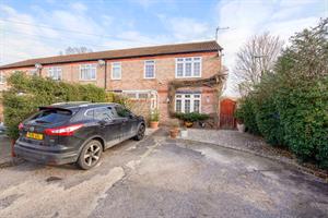 29 Oberon Way, Shepperton, TW17 0QR