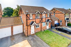 12 Ravenfield, Englefield Green, Egham TW20 0TW