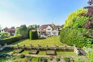14 Willow Walk, Englefield Green, TW20 0DQ